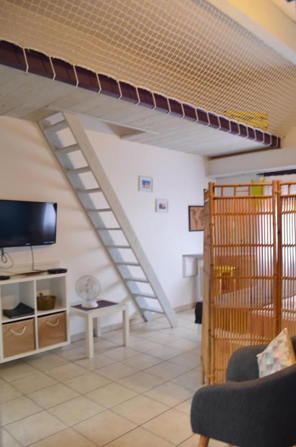 Gite Les Esparrus Villecroze Bagian luar foto
