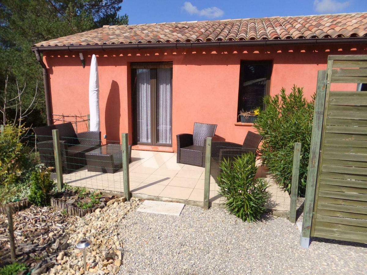 Gite Les Esparrus Villecroze Bagian luar foto